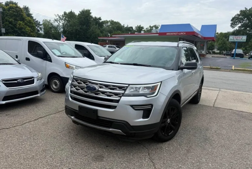 2018 Ford Explorer XLT photo 1
