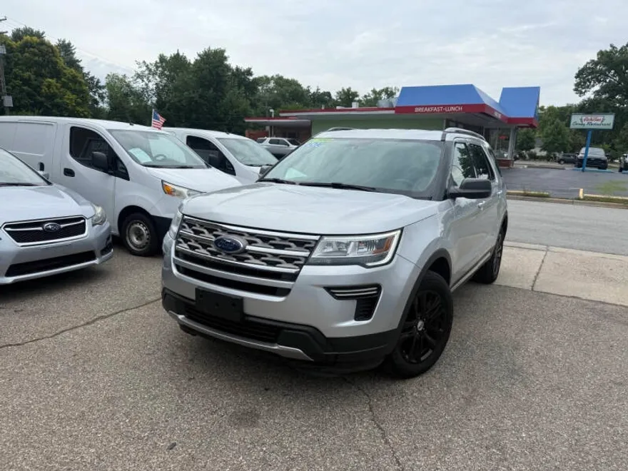 2018 Ford Explorer XLT photo 1
