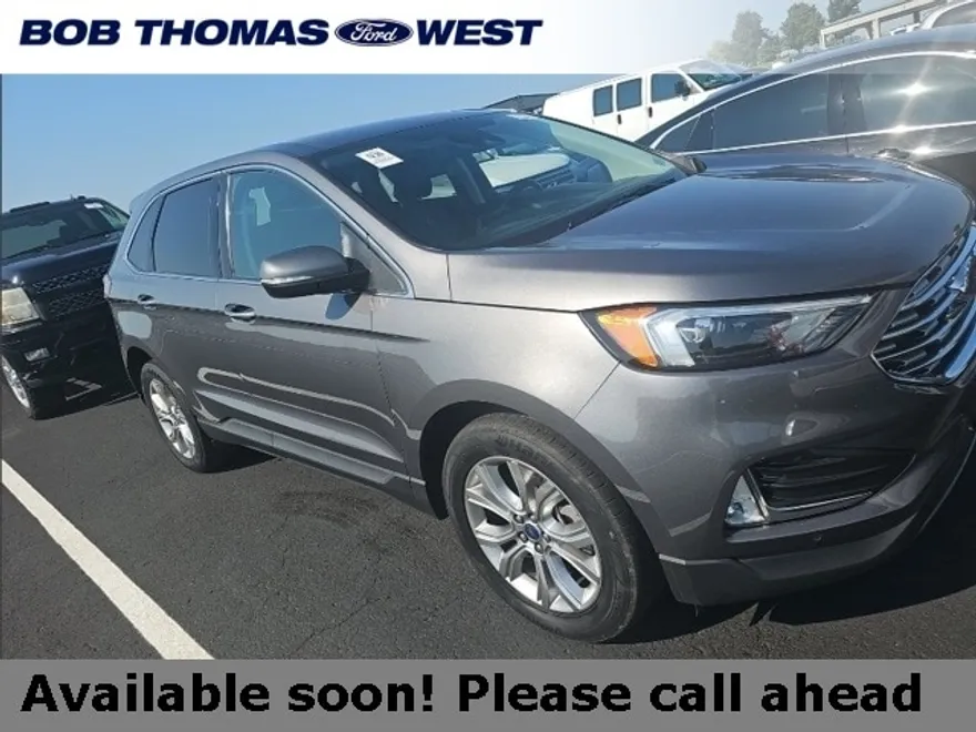2022 Ford Edge Titanium photo 1