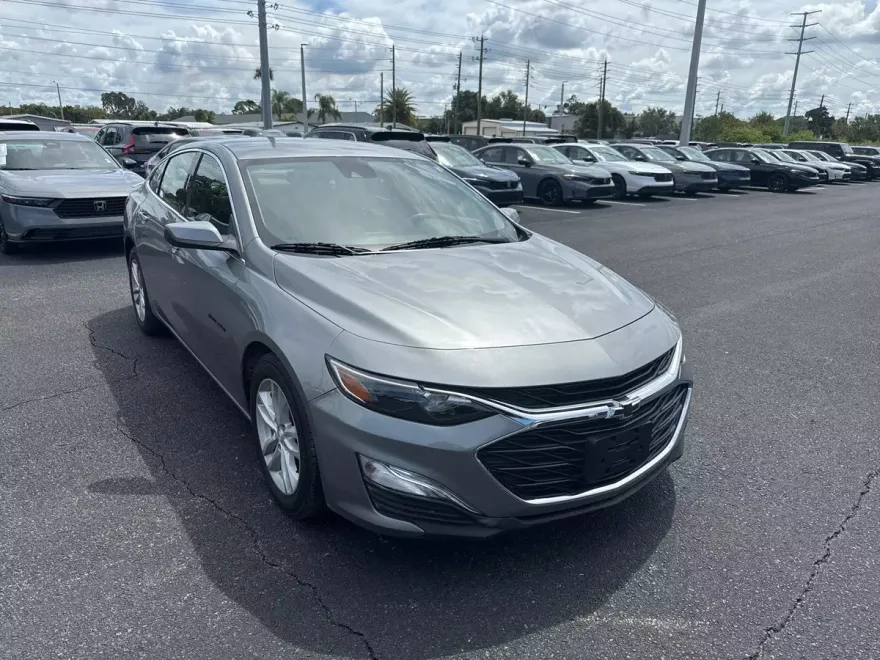 2023 Chevrolet Malibu RS photo 1