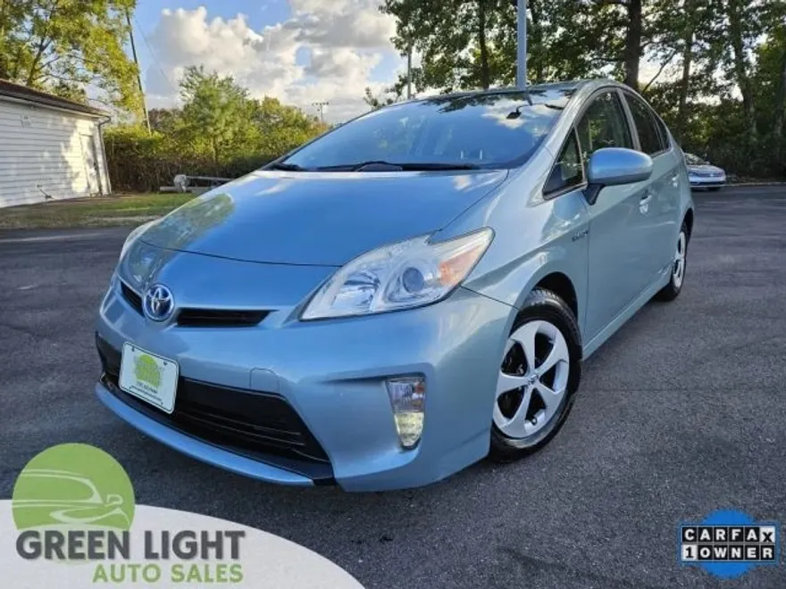 2014 Toyota Prius Four photo 1
