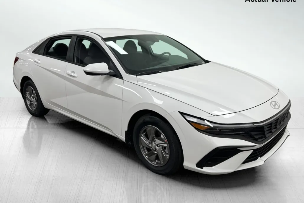 2025 Hyundai Elantra SE photo 1