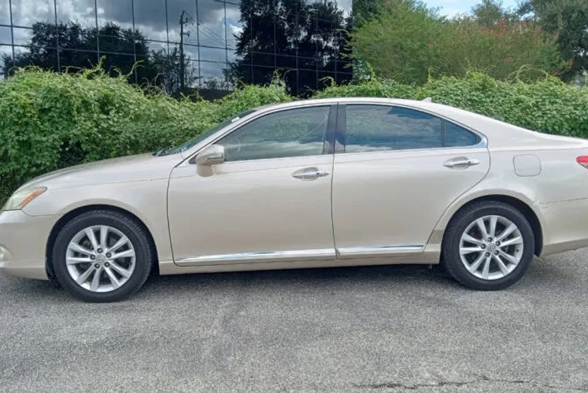 2010 Lexus ES 350 photo 1