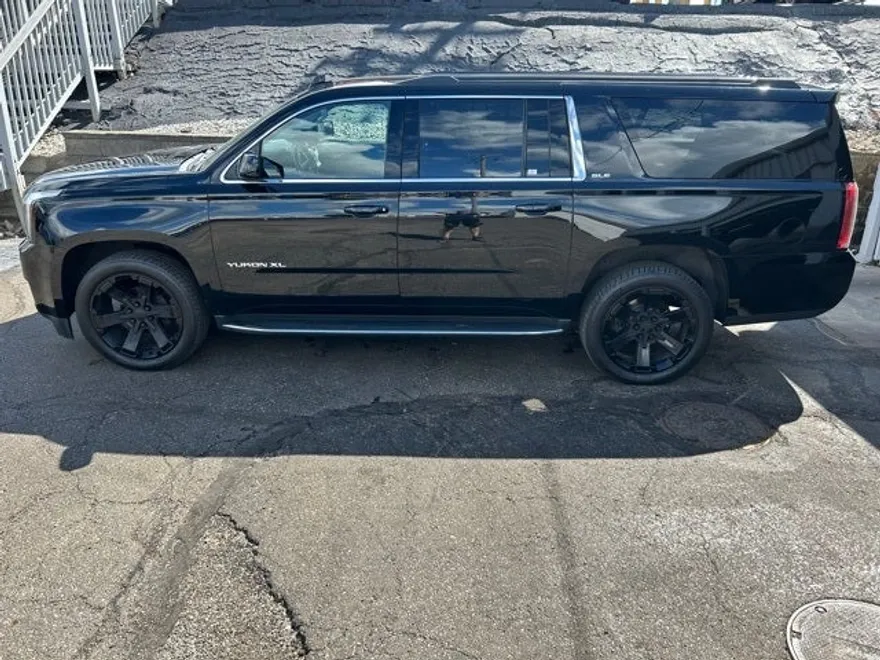 2020 Gmc Yukon XL SLE photo 1