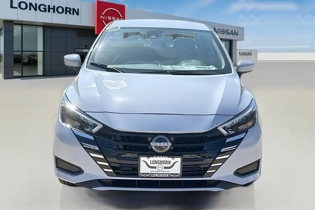 2025 Nissan Versa SV photo 1