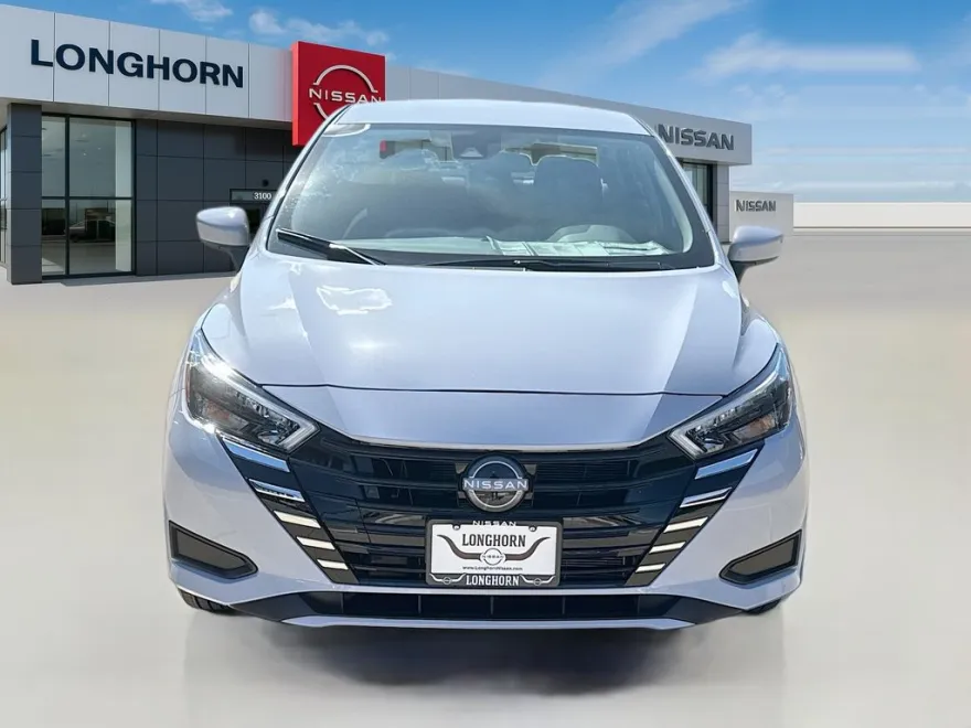 2025 Nissan Versa SV photo 1