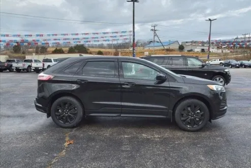 2024 Ford Edge SE photo 2
