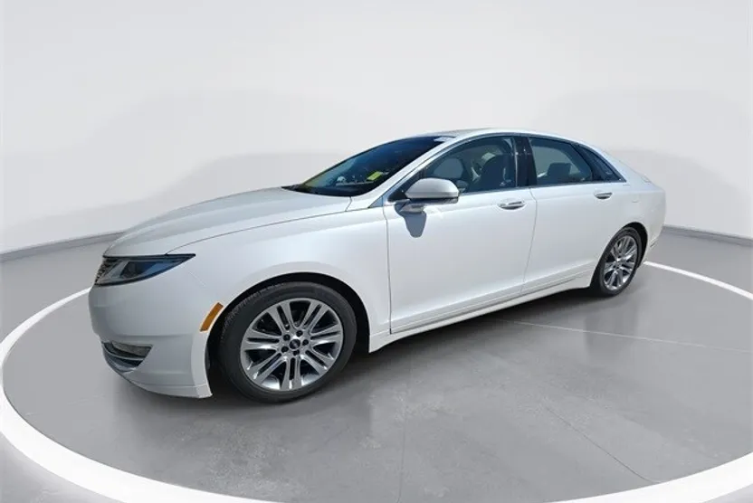 2013 Lincoln MKZ Hybrid photo 1