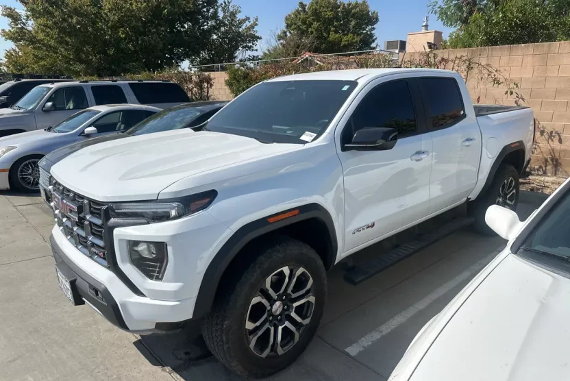 2024 Gmc Canyon AT4 photo 1