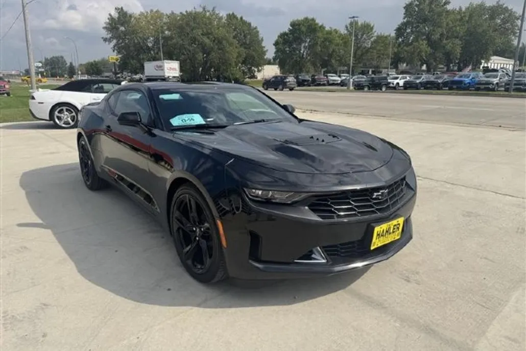 2022 Chevrolet Camaro LT1 photo 1