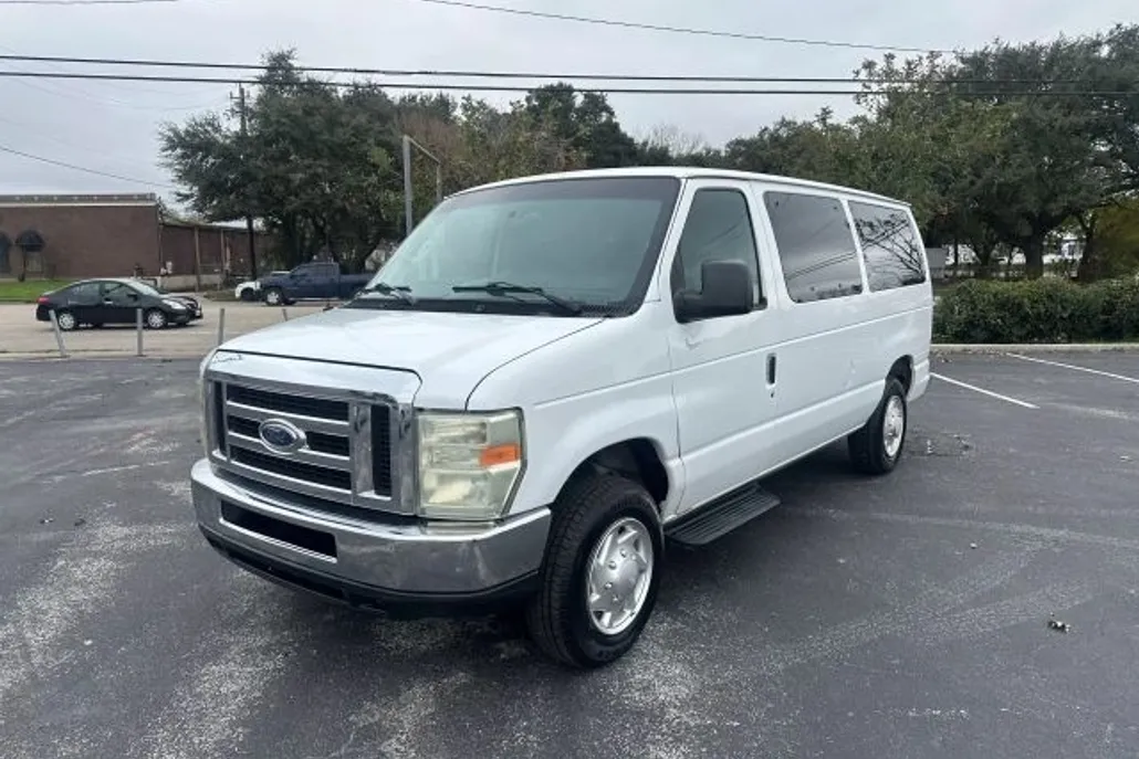 2011 Ford E-150 photo 1