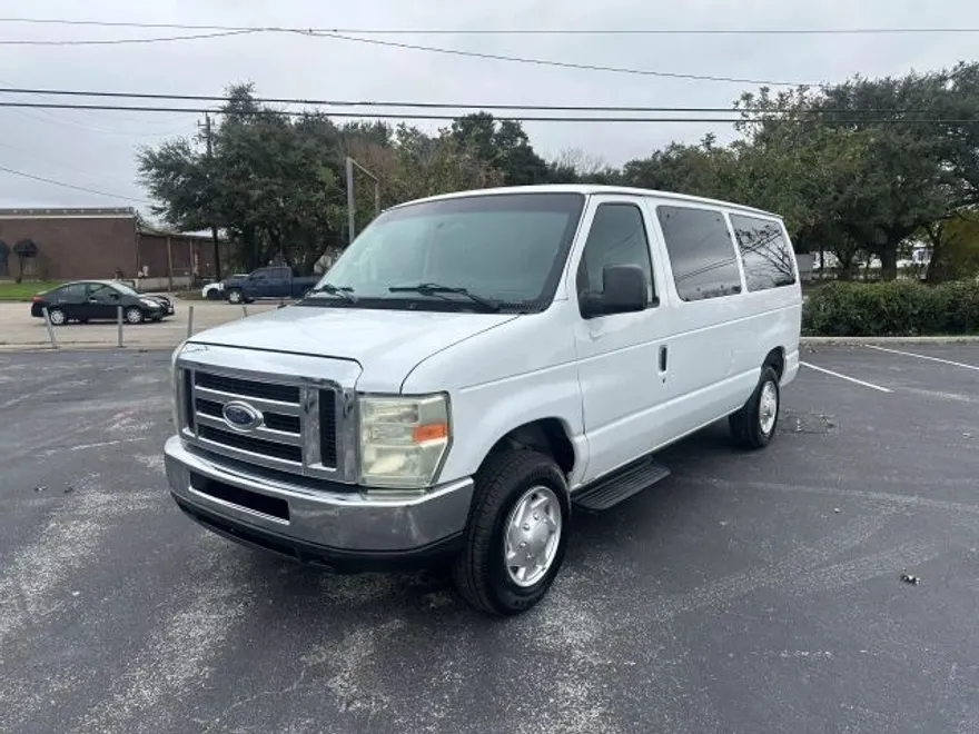 2011 Ford E-150 photo 1