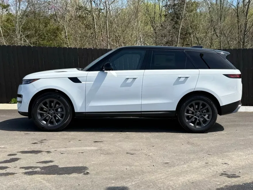 2025 Land Rover Range Rover Sport SE photo 1