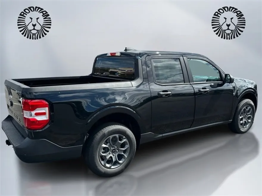 2025 Ford Maverick XLT photo 1