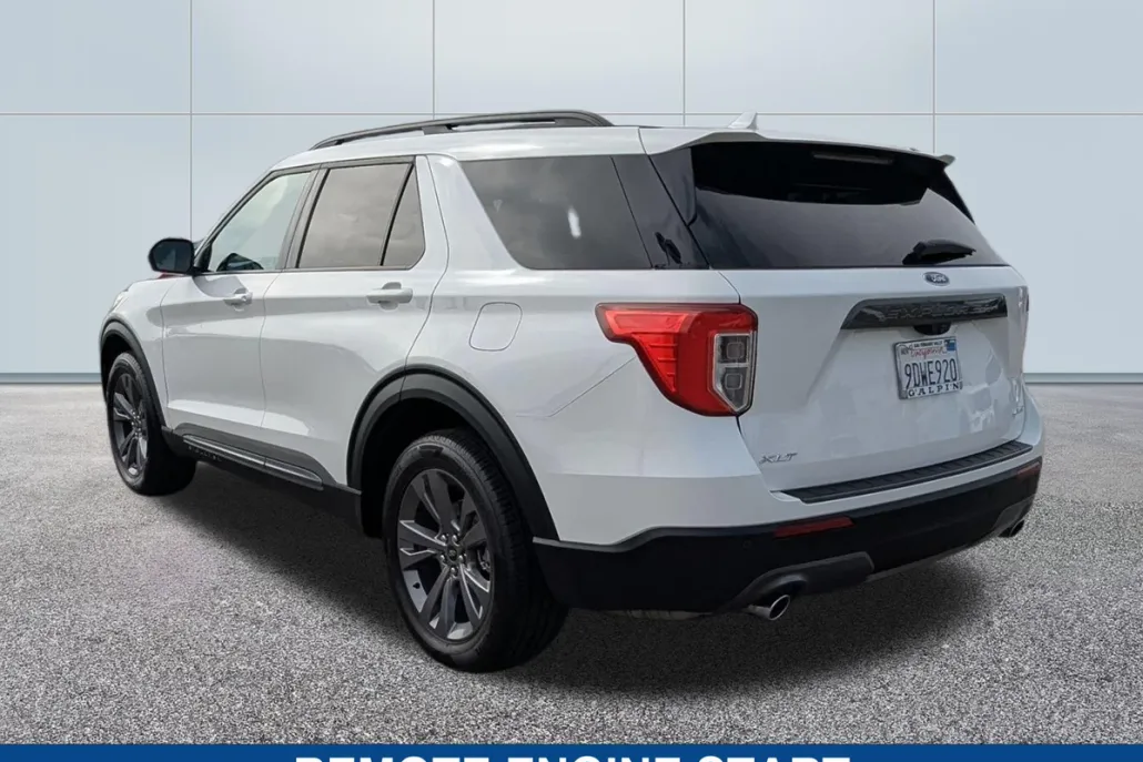 2022 Ford Explorer XLT photo 1