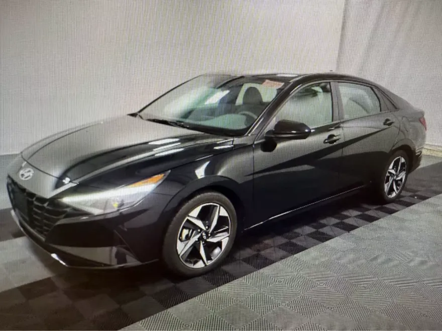 2023 Hyundai Elantra SEL Convenience photo 1