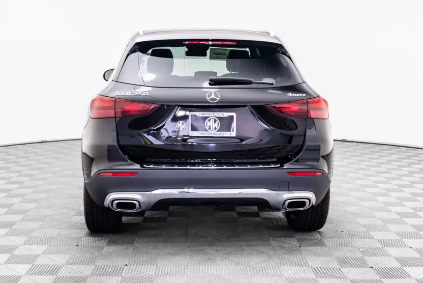 2026 Mercedes Benz GLA 250 4MATIC photo 1