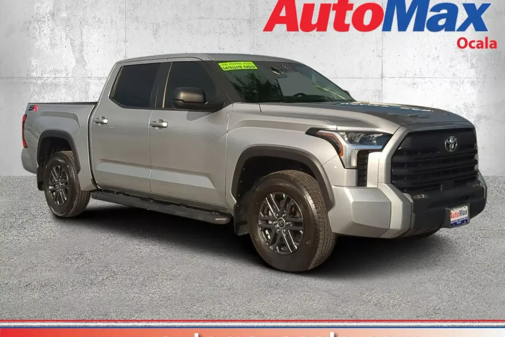 2024 Toyota Tundra SR5 photo 1