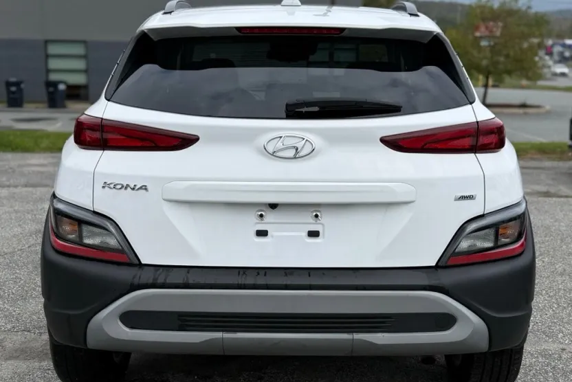 2023 Hyundai Kona SEL photo 1