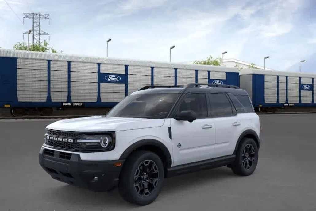 2025 Ford Bronco Sport Outer Banks photo 1