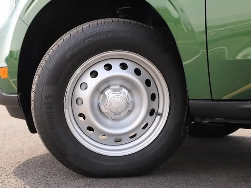 2025 Ford Maverick XL photo 1