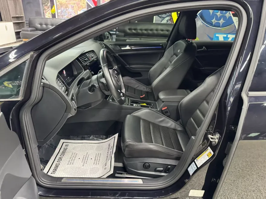 2018 Volkswagen Golf R Base photo 9