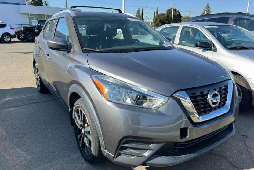 2019 Nissan Kicks SV photo 1