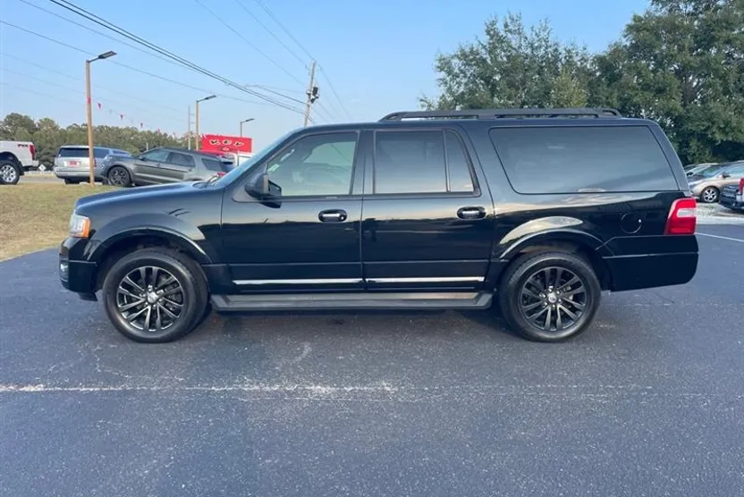 2017 Ford Expedition EL XLT photo 1
