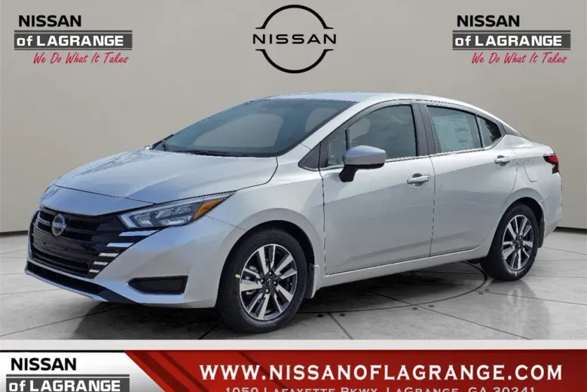 2025 Nissan Versa 1.6 SV photo 1
