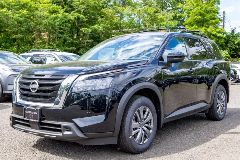 2025 Nissan Pathfinder SV photo 1