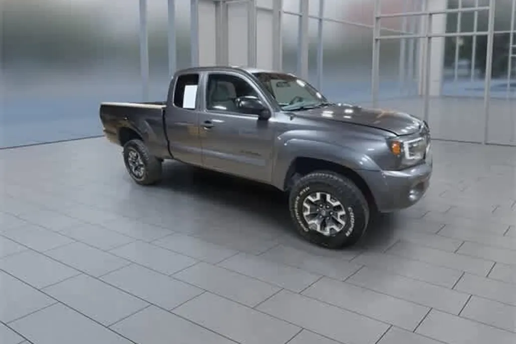 2011 Toyota Tacoma Base V6 photo 1