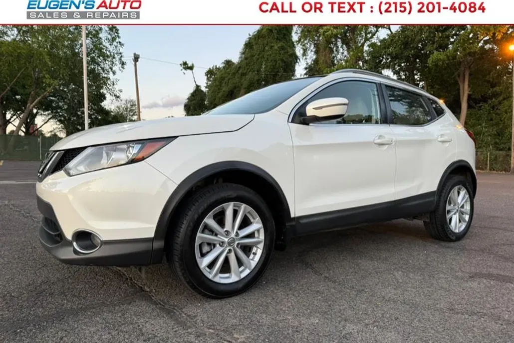 2018 Nissan Rogue SV photo 1