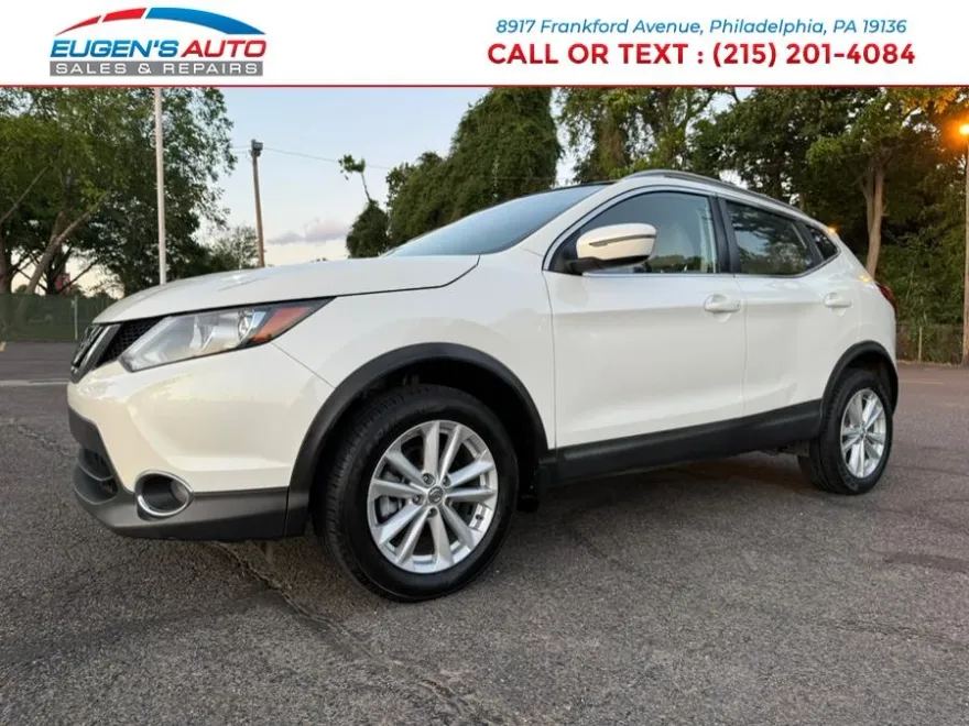 2018 Nissan Rogue SV photo 1