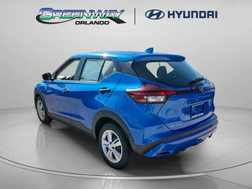 2022 Nissan Kicks S photo 1