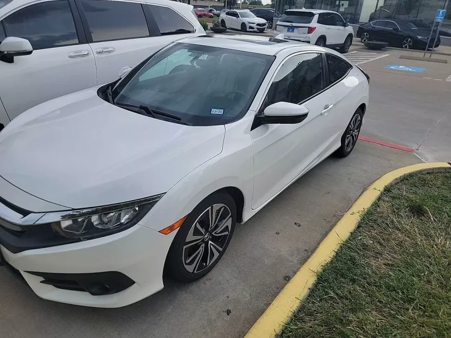 2018 Honda Civic EX-T photo 1