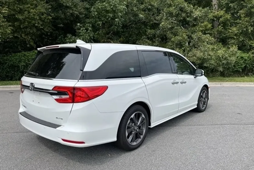 2022 Honda Odyssey Elite photo 1