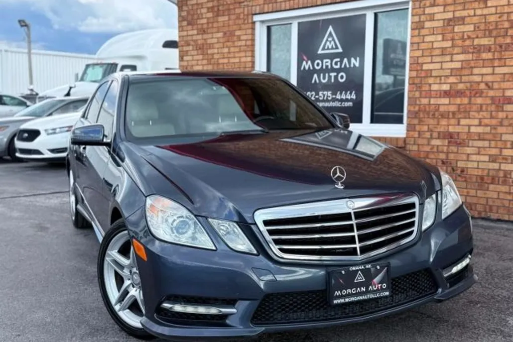 2013 Mercedes Benz E 350 4MATIC Sedan photo 1