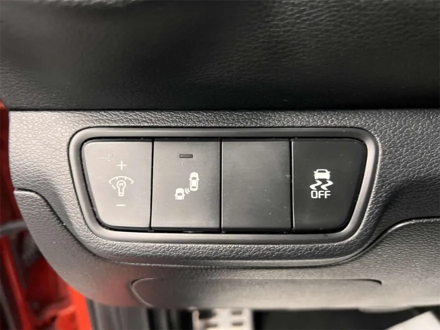 2023 Kia Forte GT-Line photo 18