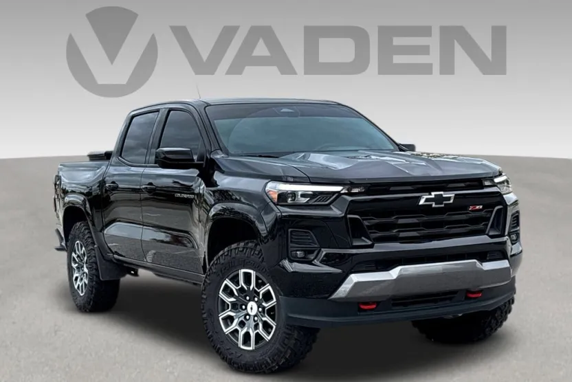 2024 Chevrolet Colorado Z71 photo 1