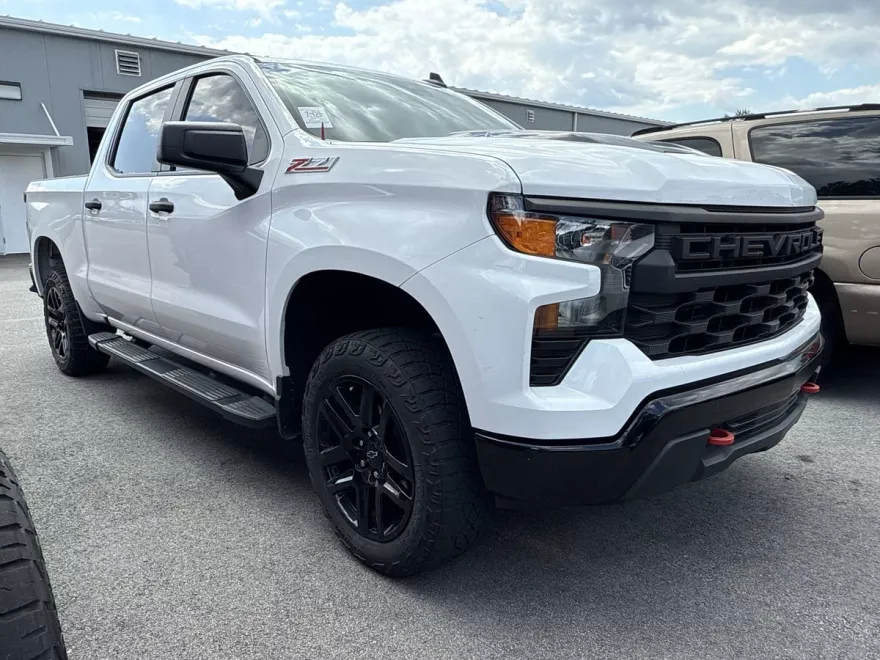 2023 Chevrolet Silverado 1500 Custom Trail Boss photo 1