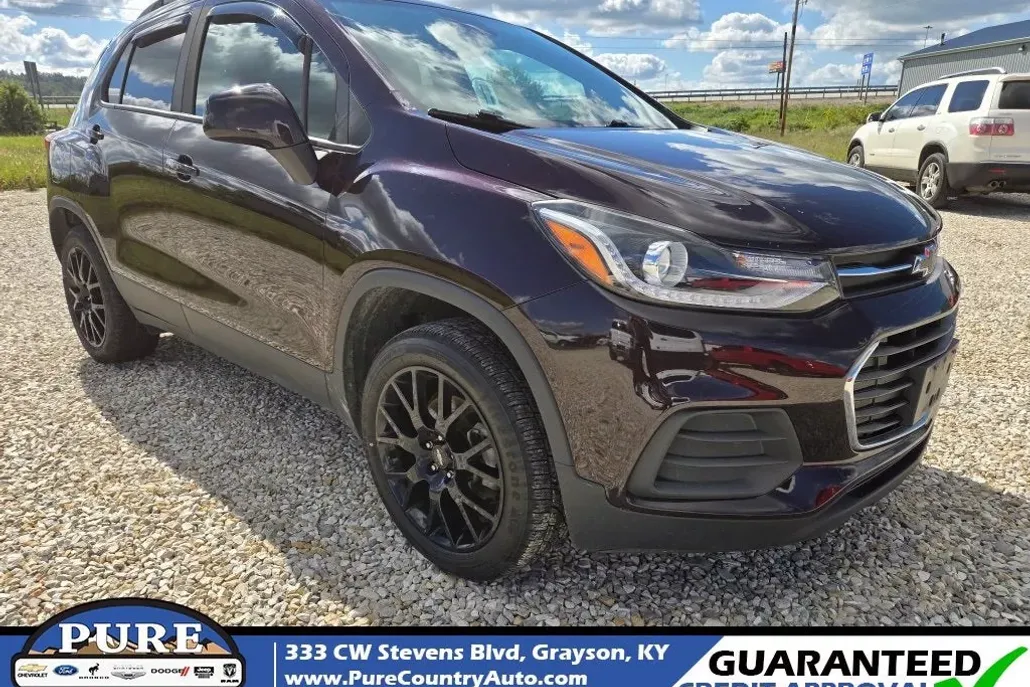 2021 Chevrolet Trax LT photo 1