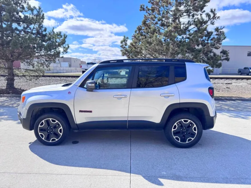 2017 Jeep Renegade Trailhawk photo 1