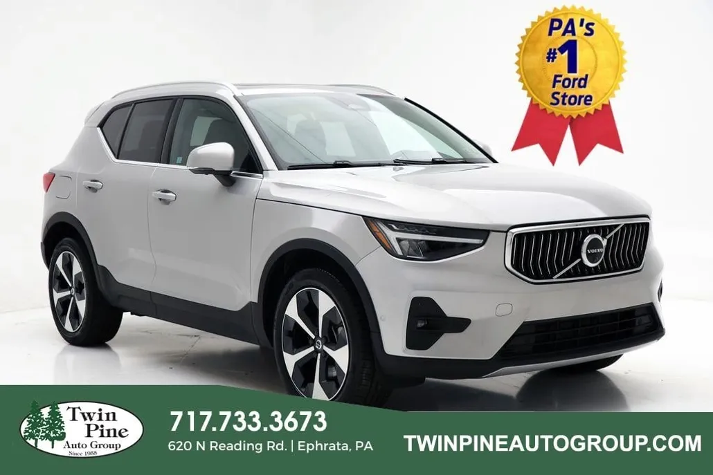 2025 Volvo XC40 Plus photo 1