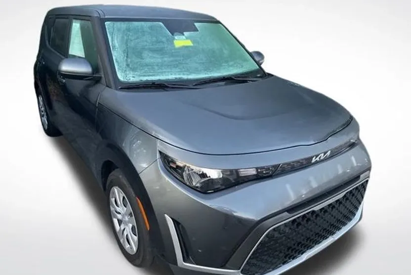 2024 Kia Soul LX photo 1
