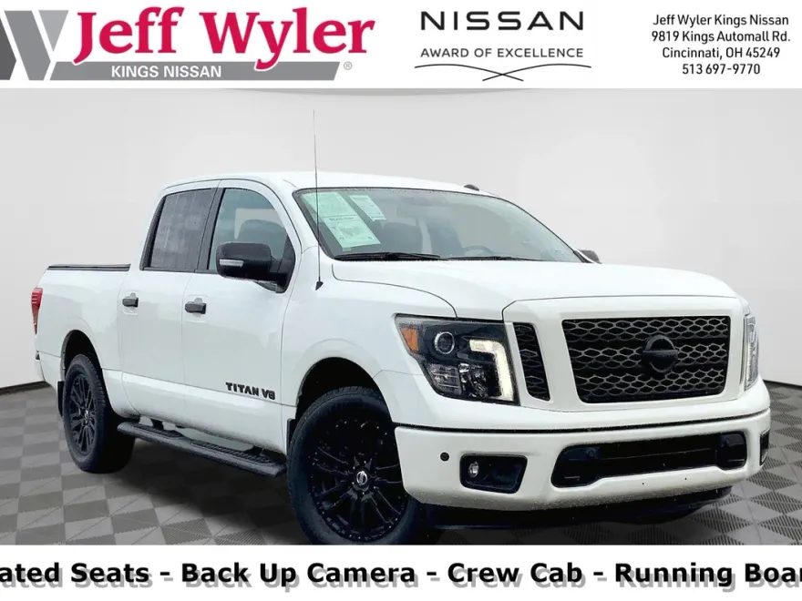 2019 Nissan Titan Crew Cab SV photo 1