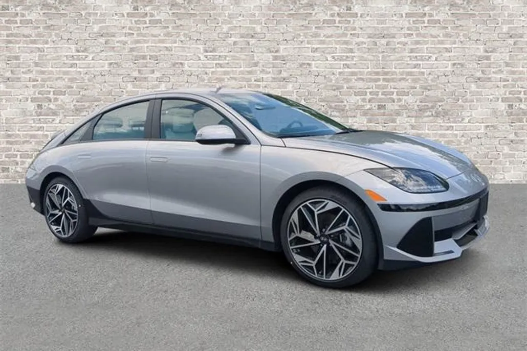 2025 Hyundai Ioniq 6 SEL photo 1
