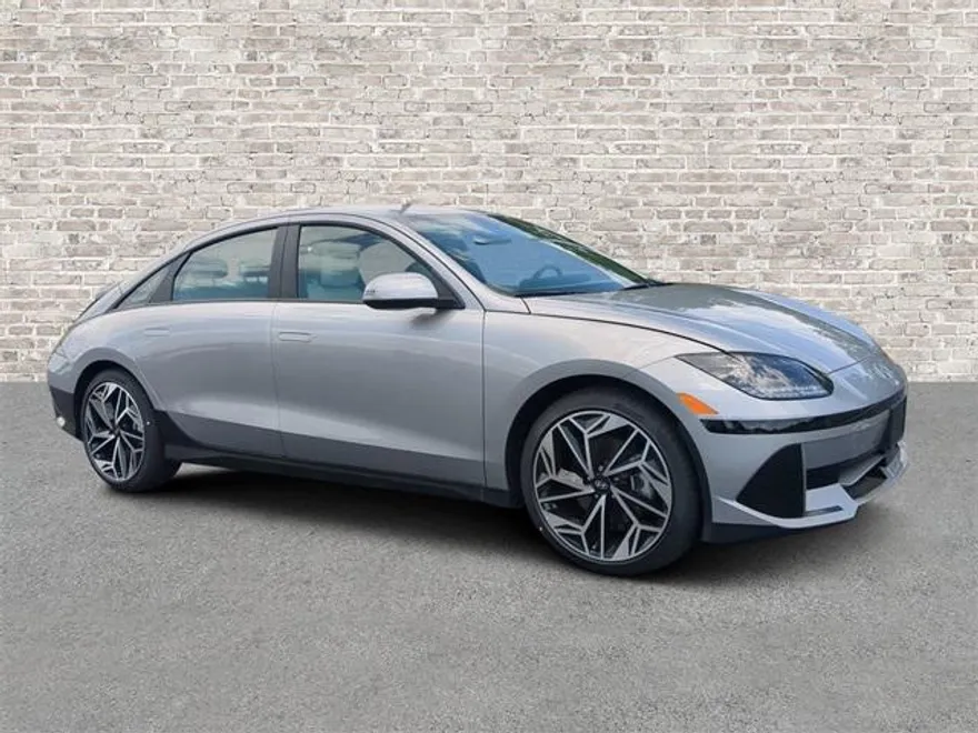 2025 Hyundai Ioniq 6 SEL photo 1
