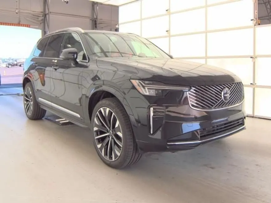 2025 Volvo XC90 Plus photo 1
