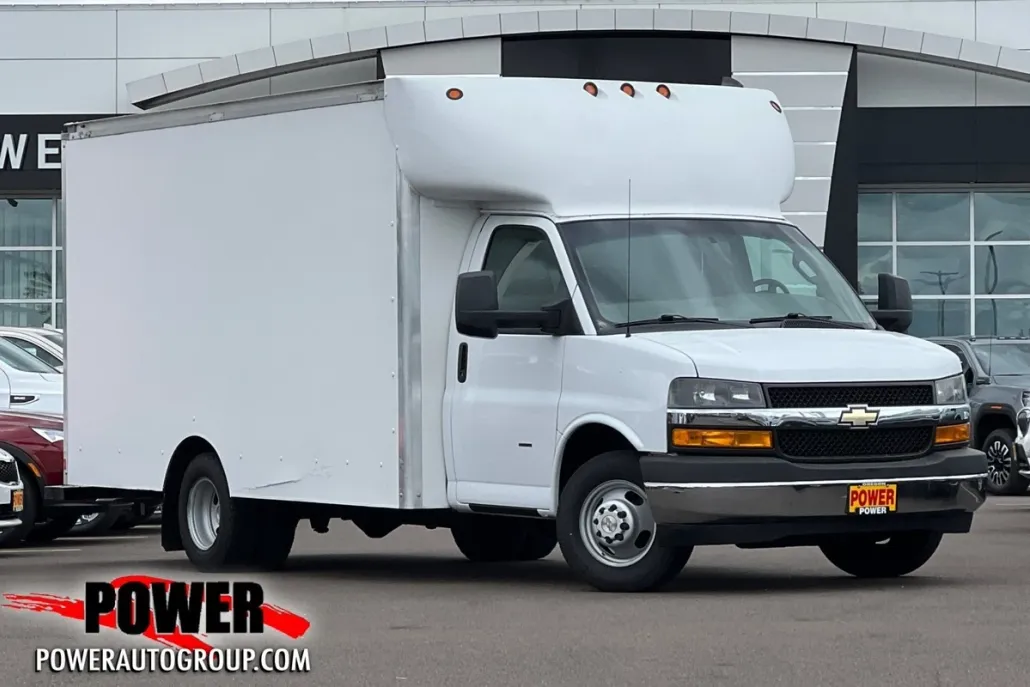 2019 Chevrolet Express 3500 Work Van Cutaway photo 1