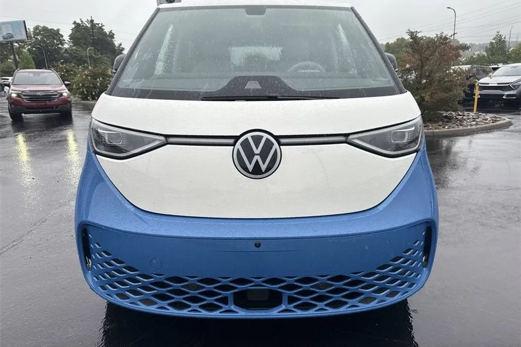 2025 Volkswagen ID. Buzz photo 1